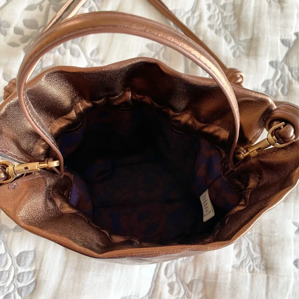 VERA BRADLEY Tilden Drawstring Crossbody Purse Handbag Bag NEVER USED LIKE NEW! - Picture 8 of 16